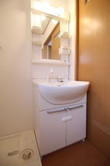 【独立洗面台】 | ラフォーレ栄町B棟 | 同施工会社同型タイプの別のお部屋です