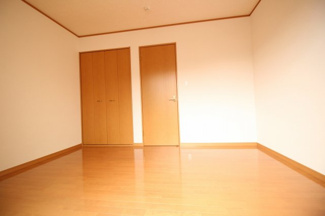 【洋室】 | ラフォーレ栄町B棟 | 同施工会社同型タイプの別のお部屋です