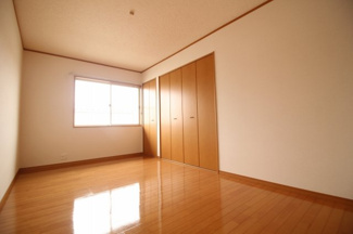 【寝室】 | ラフォーレ栄町B棟 | 同施工会社同型タイプの別のお部屋です