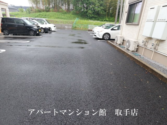 ラ・ルーチェＡの駐車場