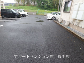 【駐車場】