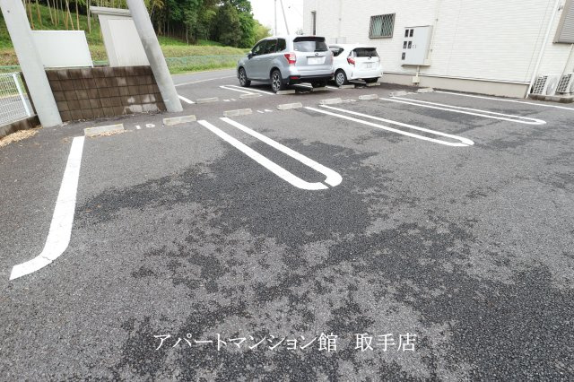 ラ・ルーチェＡの駐車場