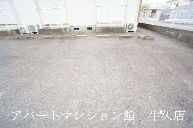 ライトハウスⅡの駐車場