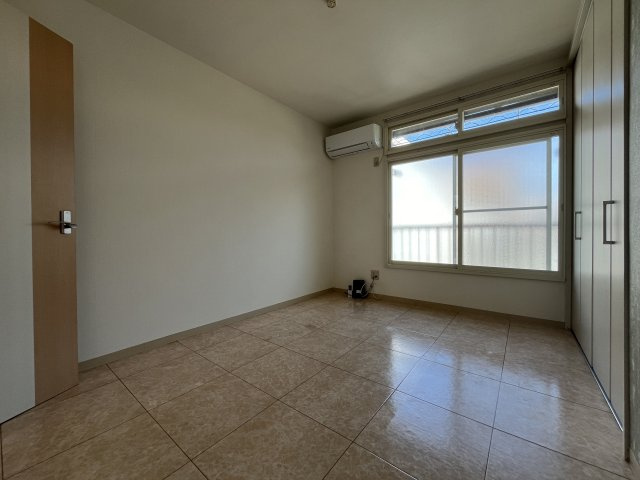 カーサズメイトの洋室