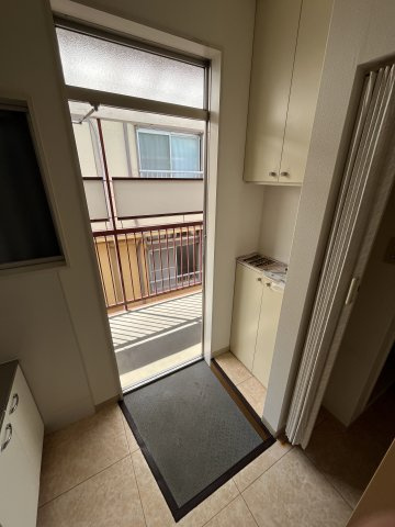 カーサズメイトの玄関