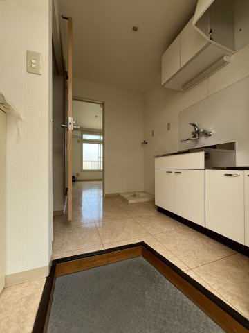 カーサズメイトの玄関