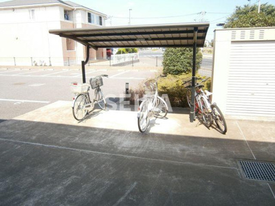 【その他共用部分】 | デルフィⅡ | 屋根付き駐輪場