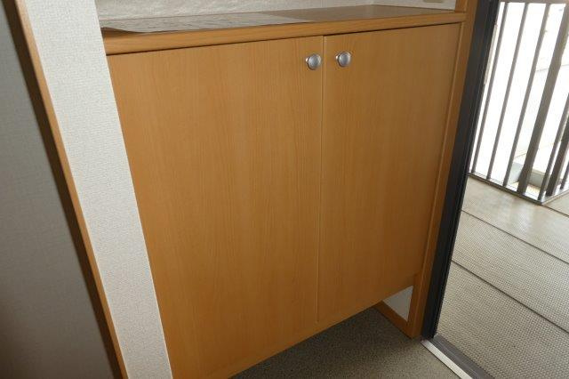 エバーグリーンオークＢの内装|シューズボックス