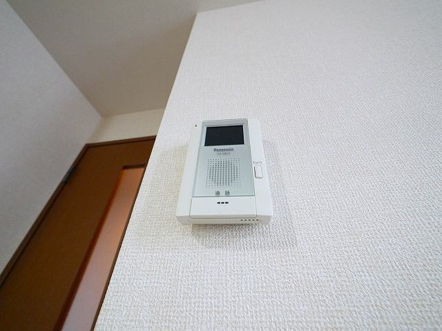 メゾンプレミール　B棟のセキュリティ|お顔が見えるモニター付きインターホンもございます。