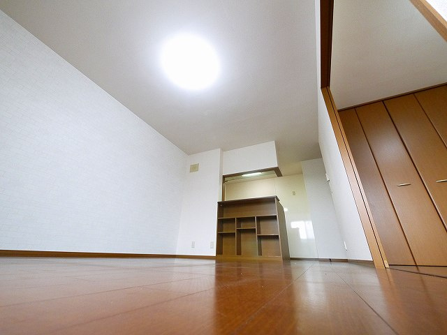 メゾンプレミール　B棟の居間・リビング|使いやすいリビングです