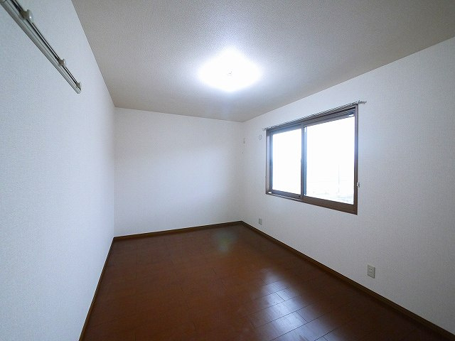 メゾンプレミール　B棟の寝室|収納豊富です