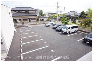 【駐車場】