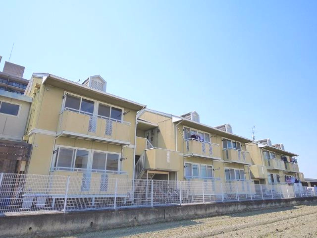 グランドハイツ岡田の外観|外観は落ち着いています