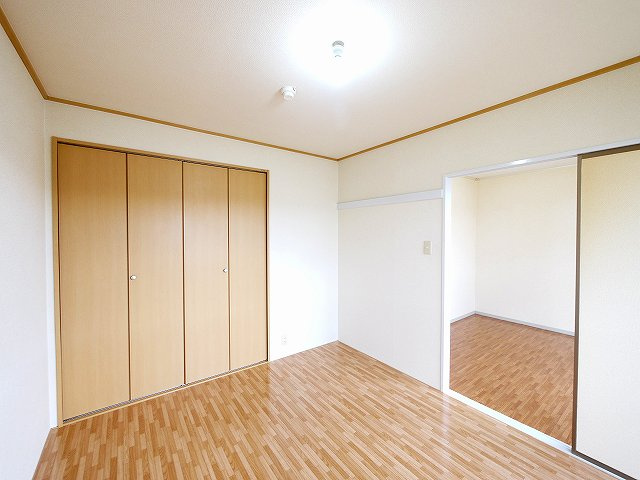 グランドハイツ岡田の洋室