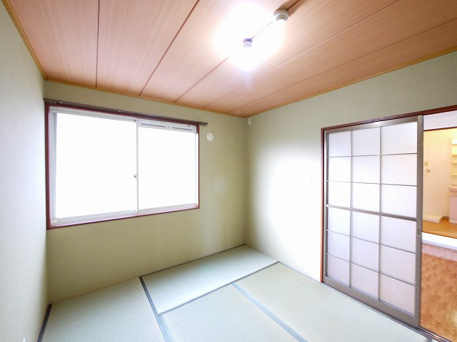 グランドハイツ岡田の和室