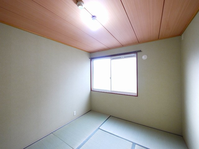 グランドハイツ岡田の和室