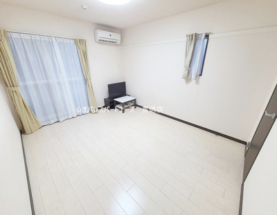 【居間・リビング】 | アイヴィレッジ | ※角部屋は窓が付いております。