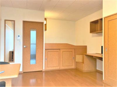 【居間・リビング】 | Ｍｅｒｃｕｒｙ | フローリング、居室約10帖のお部屋です