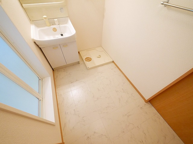 ボナール奥村の洗面所|忙しい朝には欠かせない洗面所です