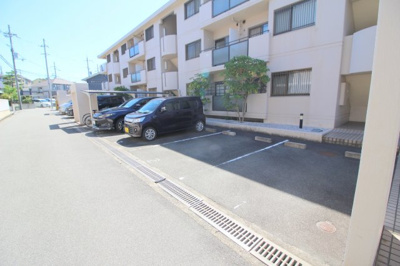 【駐車場】 | ロイヤルハイツ上野西