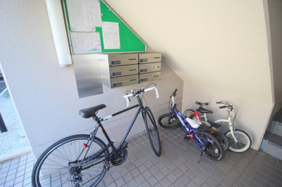 【エントランス】 | ロイヤルハイツ上野西