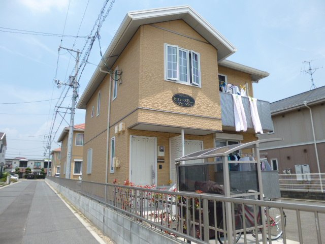 倉敷市上東のアパートの外観