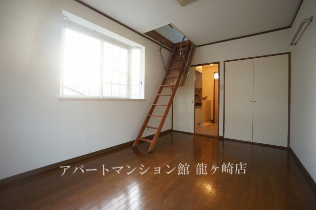 コーポサイドロードの洋室