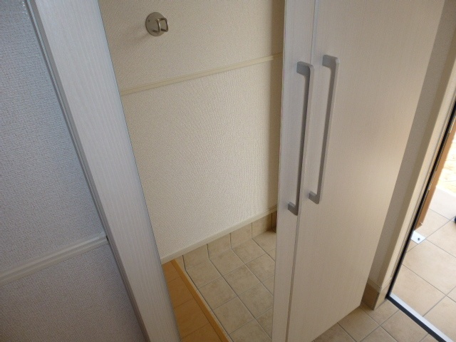 アルモニー倉敷Ⅲの玄関|シューズボックス