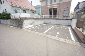【駐車場】