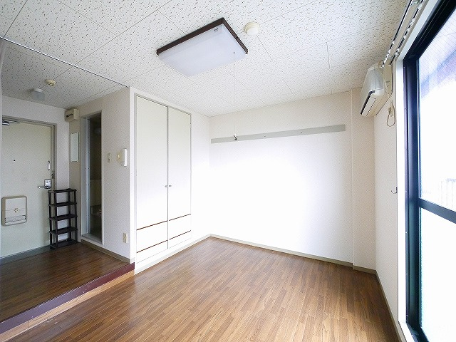 ジュネス神殿の内装|過ごしやすい室内です