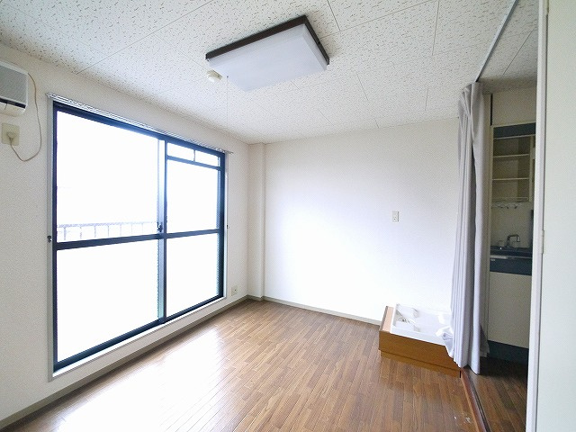 ジュネス神殿の洋室|広々とした洋室です
