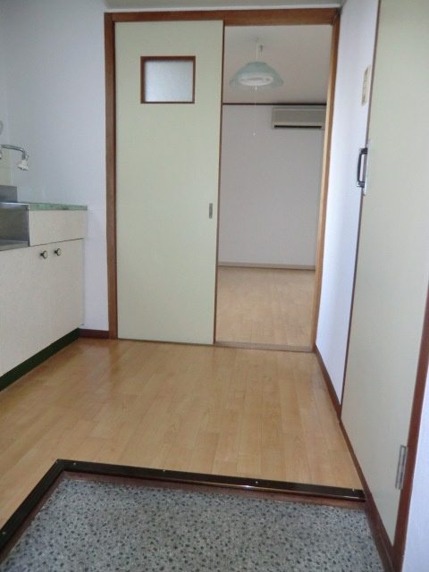 光マンションの玄関