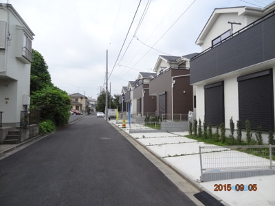 【前面道路含む現地写真】 | さいたま市緑区松木3丁目　新築分譲住宅全13棟・残1棟