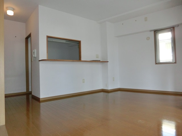 大阪市淀川区塚本６丁目の賃貸マンションの居間・リビング