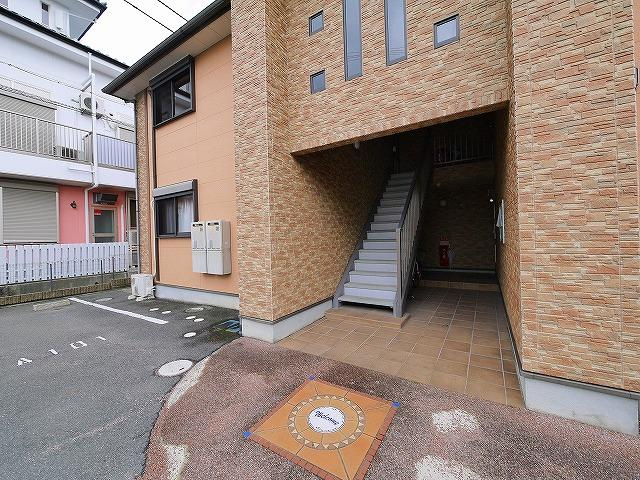 ラフィーネA（富堂町）のエントランス|清潔なエントランスです