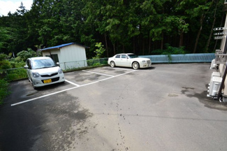 【駐車場】