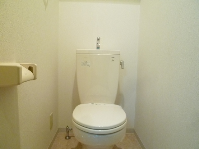 大阪市浪速区桜川４丁目の賃貸マンションのトイレ