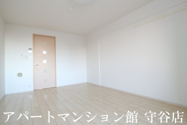 アベニールヒルズの居間・リビング