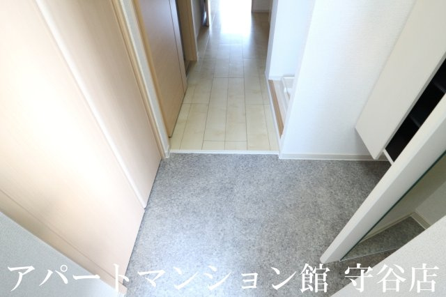 アベニールヒルズの玄関