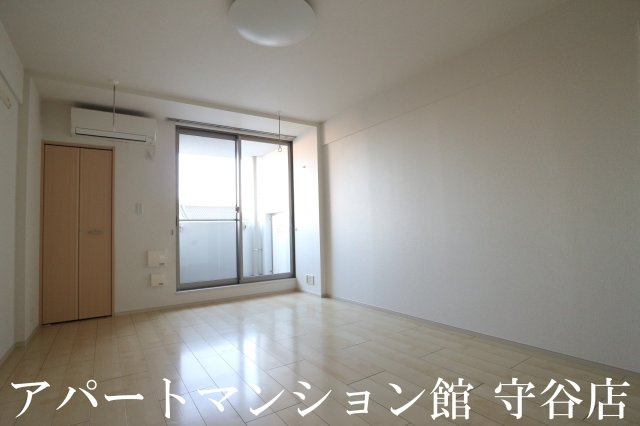 アベニールヒルズの居間・リビング