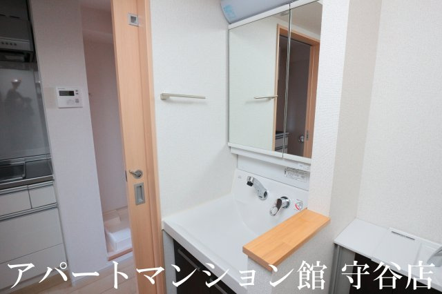 アベニールヒルズの独立洗面台