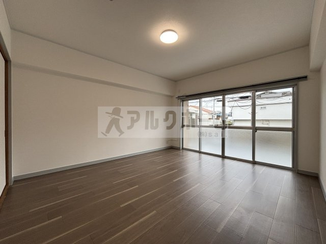 東部マンションの洋室