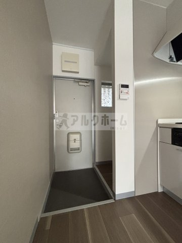 東部マンションの玄関