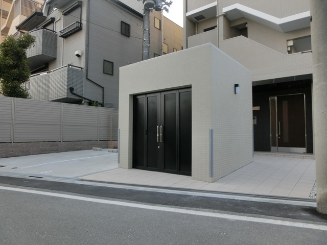 プレミアコートのエントランス