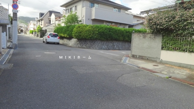 箕面市粟生外院１丁目　土地の周辺