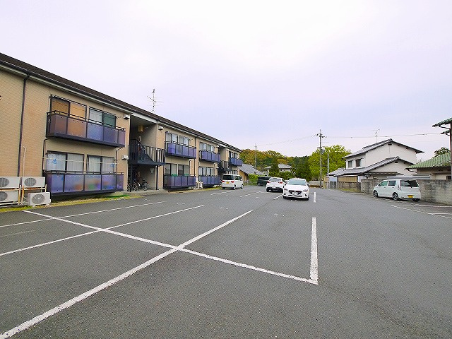 ドミールモリタの駐車場|カースペースがあります
