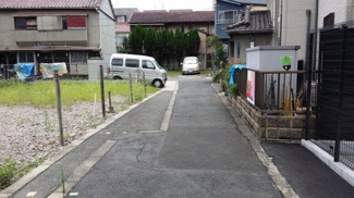 【前面道路含む現地写真】