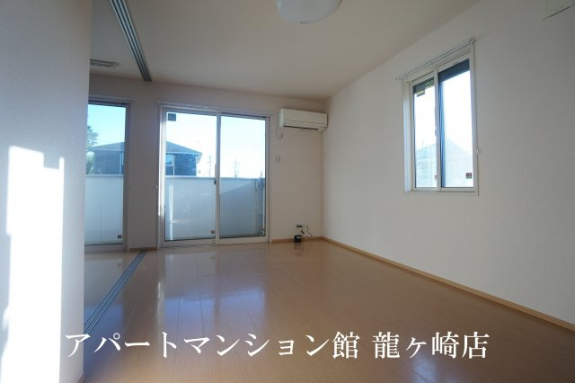 グランドステージ久保台Bの洋室