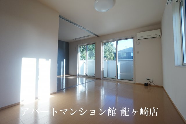 グランドステージ久保台Bの居間・リビング