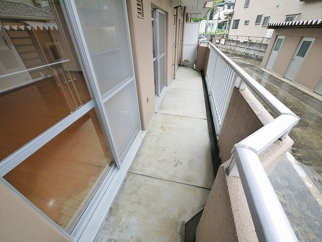 ヴィルドミール富雄のバルコニー